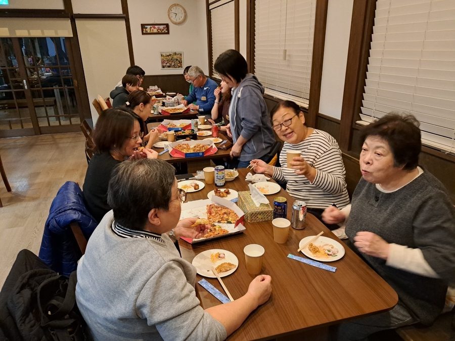 みんなで食事・交流